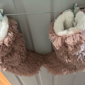 Jane and Bleecker Pink and Cream Furry Slippers